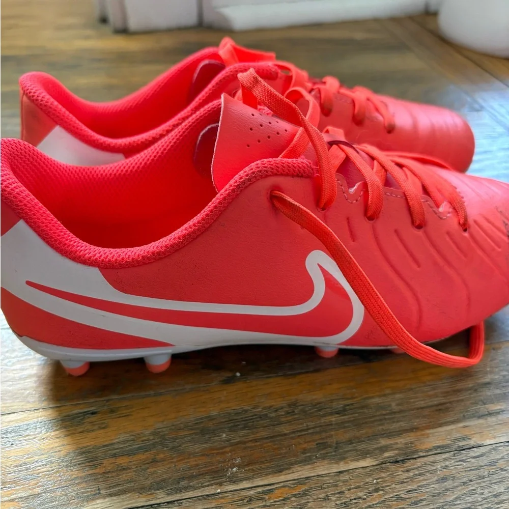 Nike Kids Red Soccer Cleats with White Swoosh - Picture 2 of 7